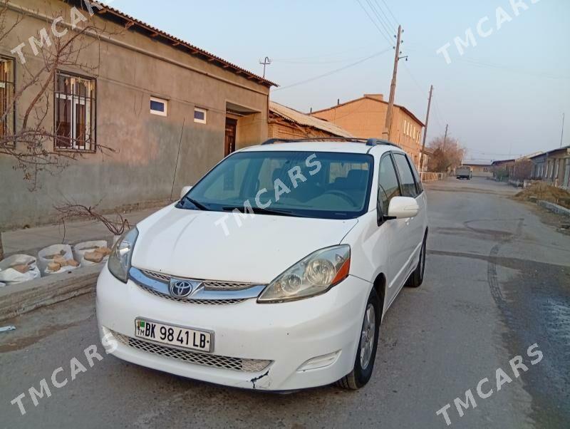 Toyota Sienna 2005 - 170 000 TMT - Türkmenabat - img 2