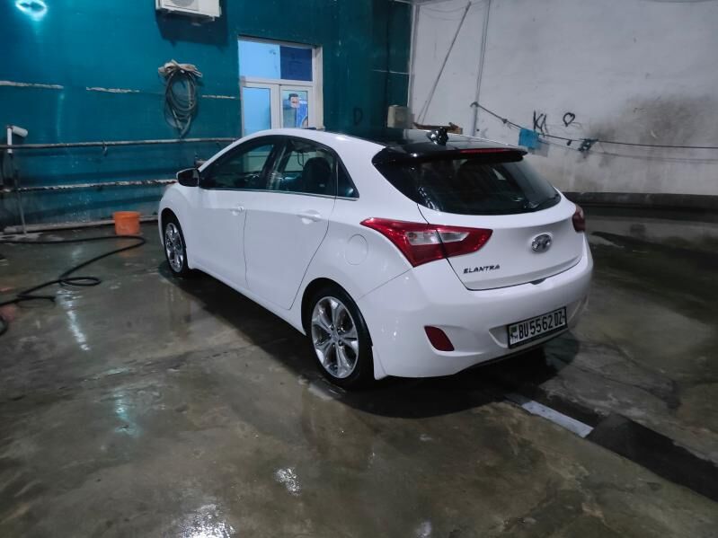 Hyundai Elantra 2012 - 145 000 TMT - Дашогуз - img 8