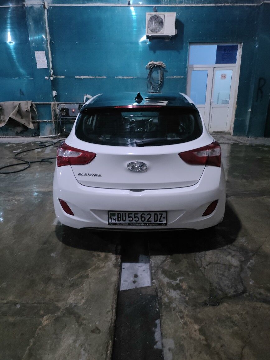 Hyundai Elantra 2012 - 145 000 TMT - Дашогуз - img 10