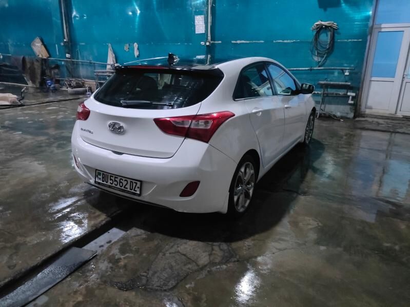 Hyundai Elantra 2012 - 145 000 TMT - Дашогуз - img 9