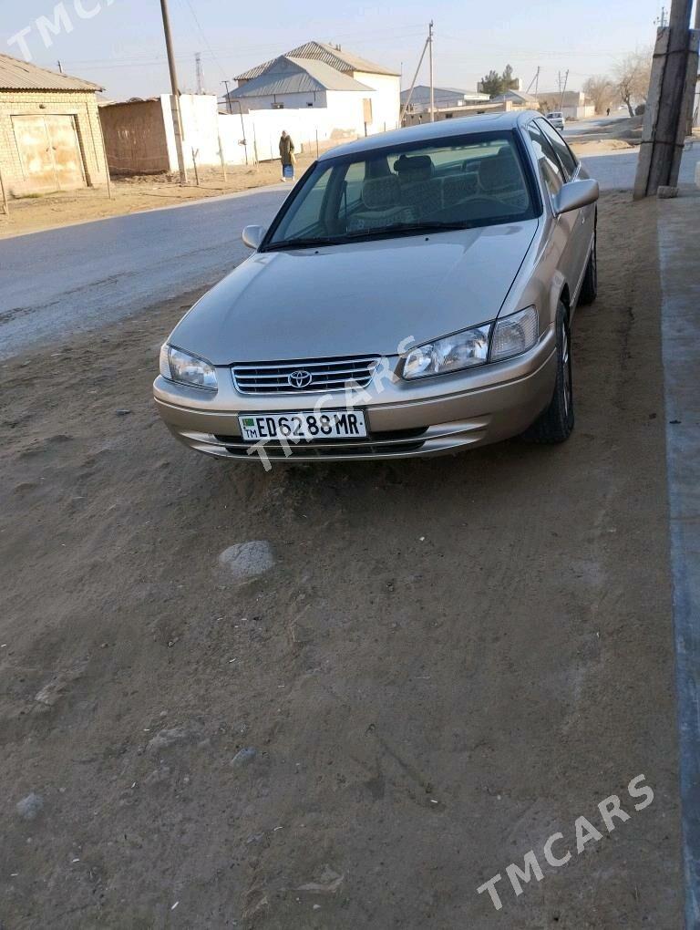 Toyota Camry 1998 - 128 000 TMT - Мары - img 3