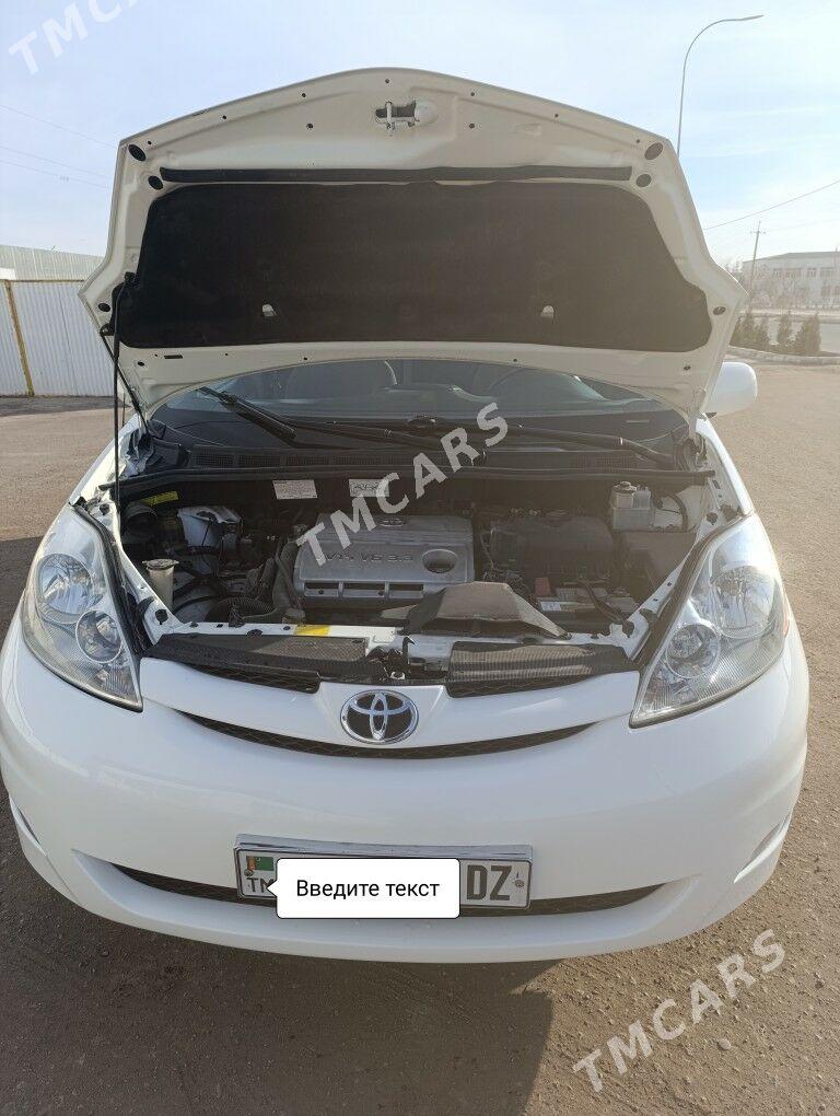 Toyota Sienna 2006 - 200 000 TMT - Daşoguz - img 3