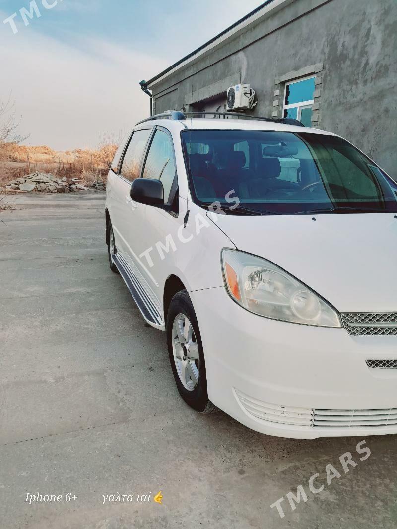 Toyota Sienna 2004 - 178 000 TMT - Дянев - img 2