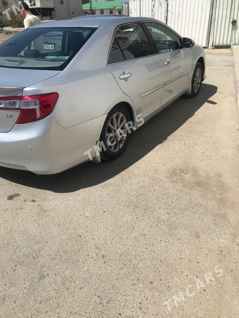 Toyota Camry 2012 - 169 000 TMT - Ак-Бугдайский этрап - img 4