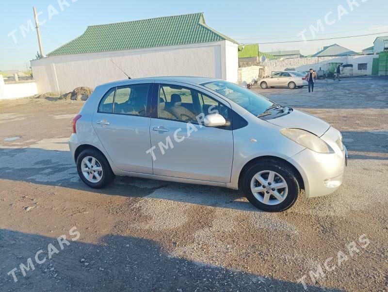 Toyota Yaris Hatchback 2006 - 85 000 TMT - Бузмеин ГРЭС - img 2