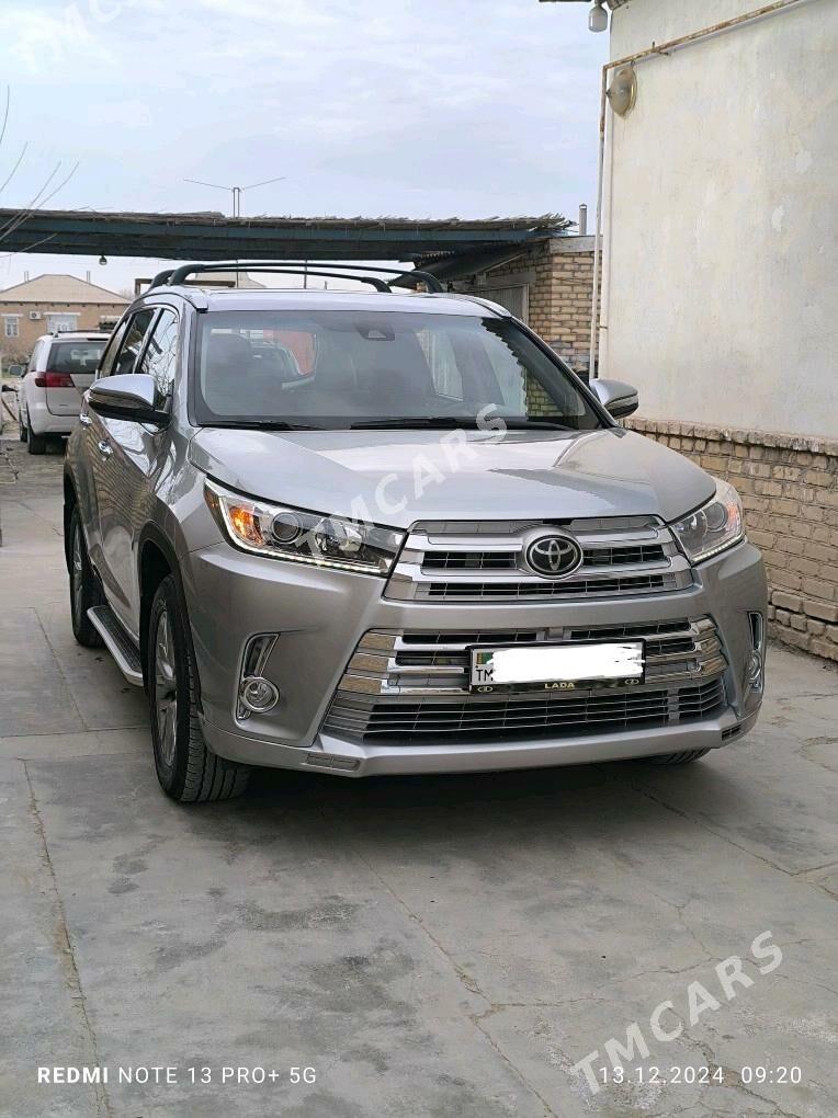 Toyota Highlander 2017 - 380 000 TMT - Мары - img 3