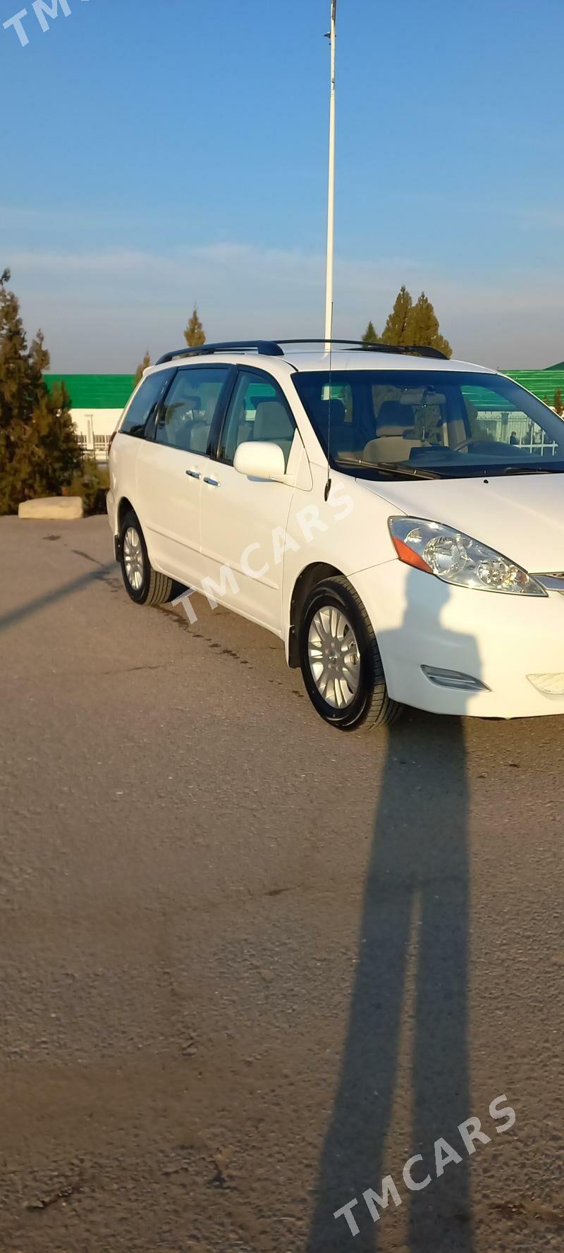 Toyota Sienna 2009 - 200 000 TMT - Aşgabat - img 3