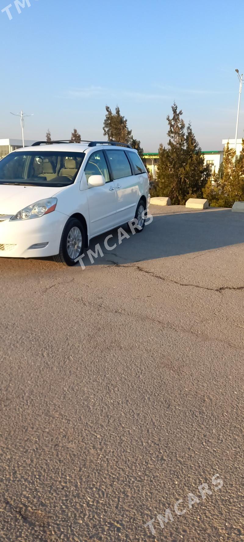 Toyota Sienna 2009 - 200 000 TMT - Aşgabat - img 2