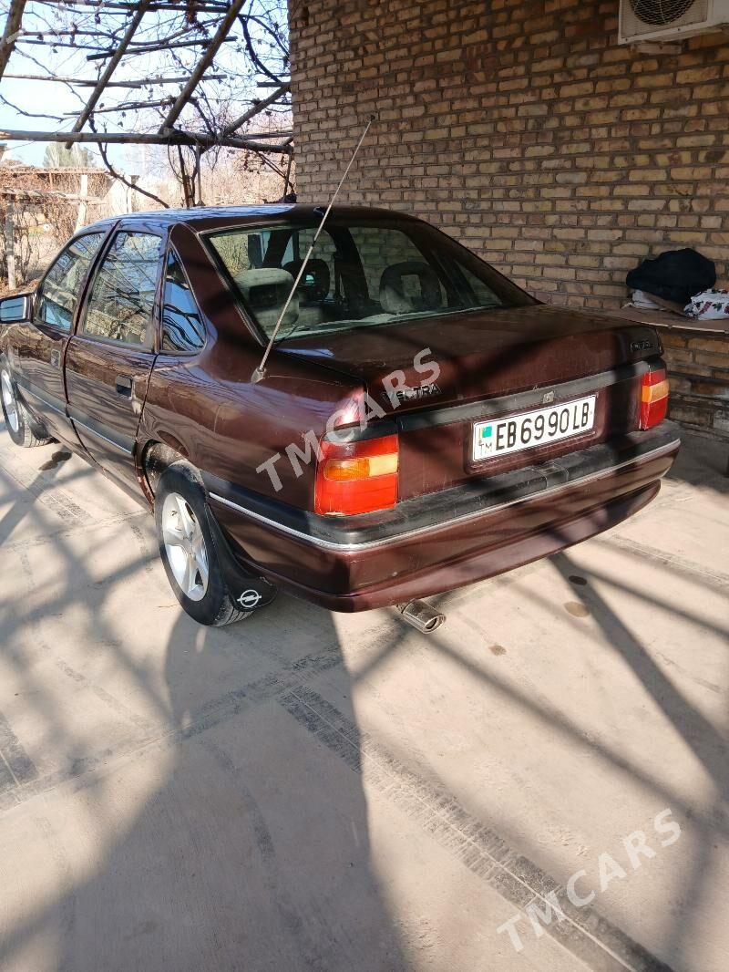 Opel Vectra 1990 - 25 000 TMT - Дянев - img 4