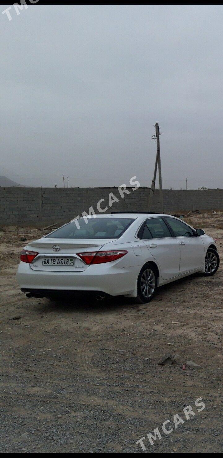 Toyota Camry 2017 - 325 000 TMT - Бузмеин - img 2