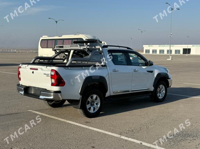 Toyota Hilux 2023 - 665 000 TMT - Ашхабад - img 10