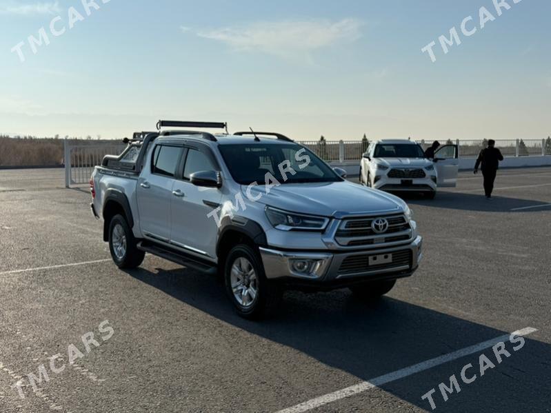 Toyota Hilux 2023 - 665 000 TMT - Ашхабад - img 6