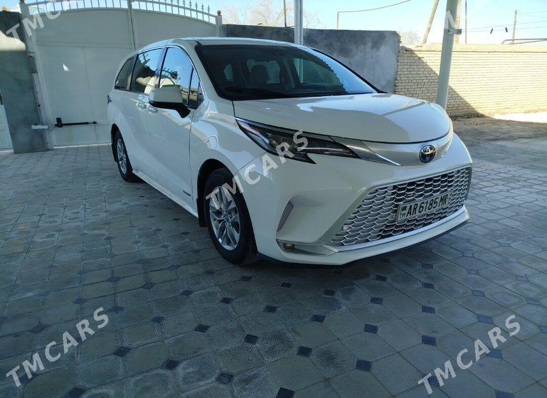 Toyota Sienna 2021 - 440 000 TMT - Мары - img 3