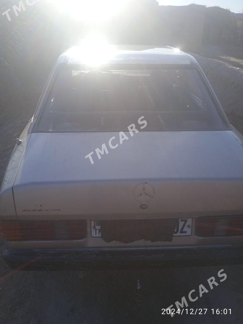 Mercedes-Benz 190-Class 1985 - 11 000 TMT - Губадаг - img 5