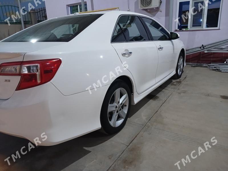 Toyota Camry 2012 - 190 000 TMT - Теджен - img 5