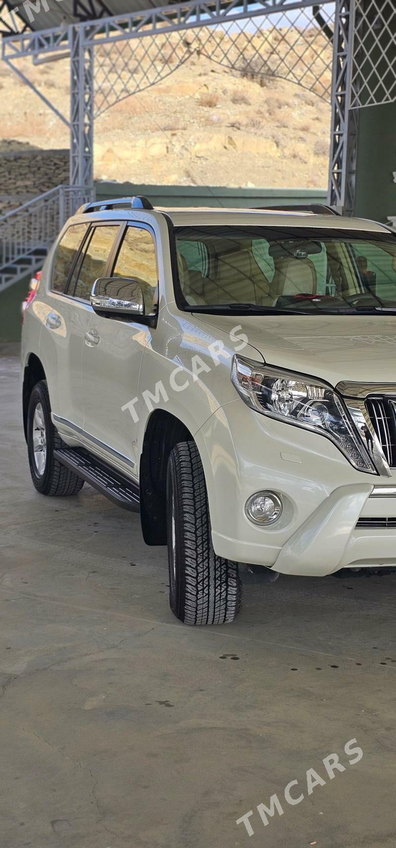 Toyota Land Cruiser Prado 2015 - 670 000 TMT - Бахарден - img 2