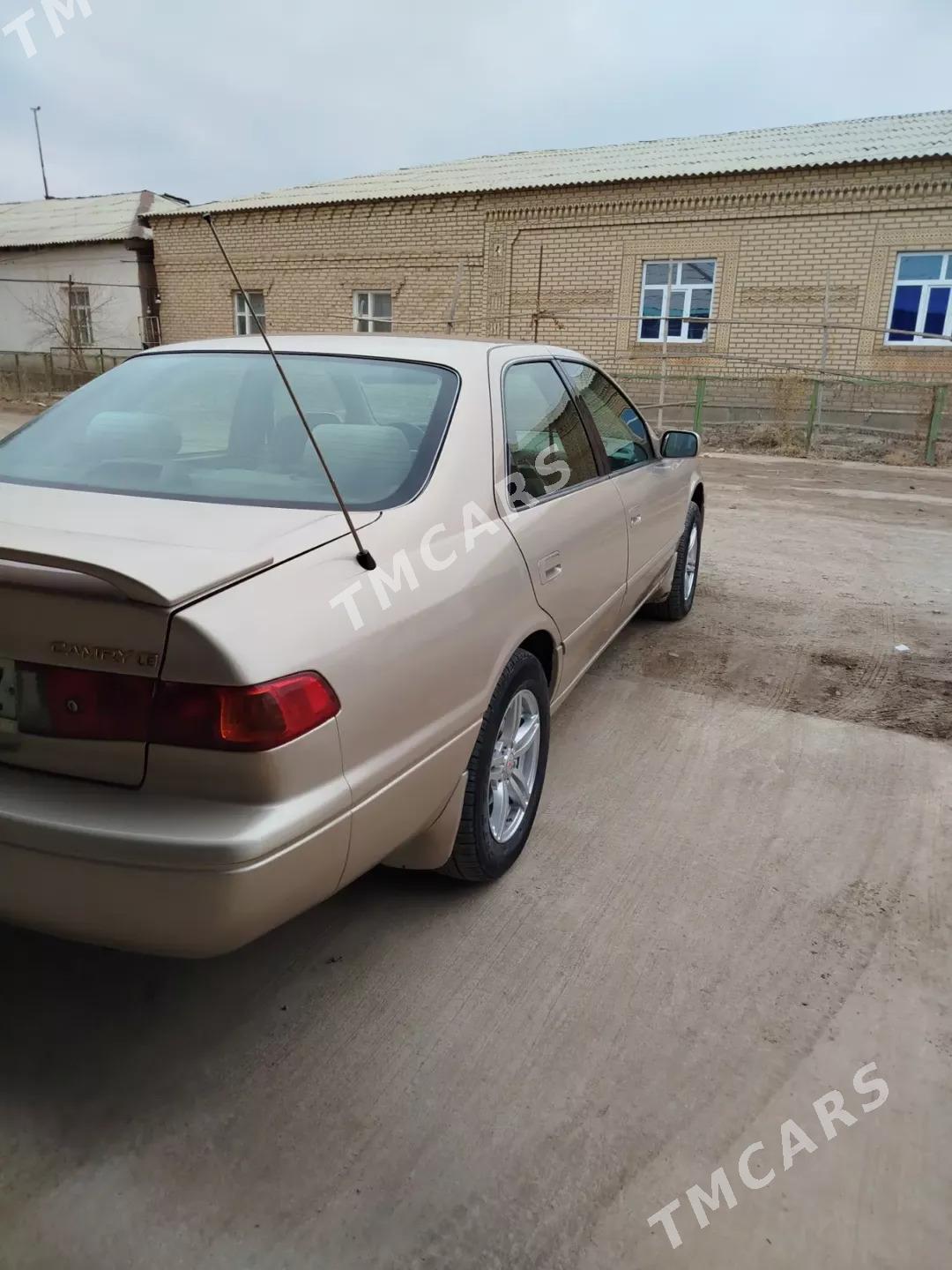 Toyota Camry 2000 - 128 000 TMT - Болдумсаз - img 2