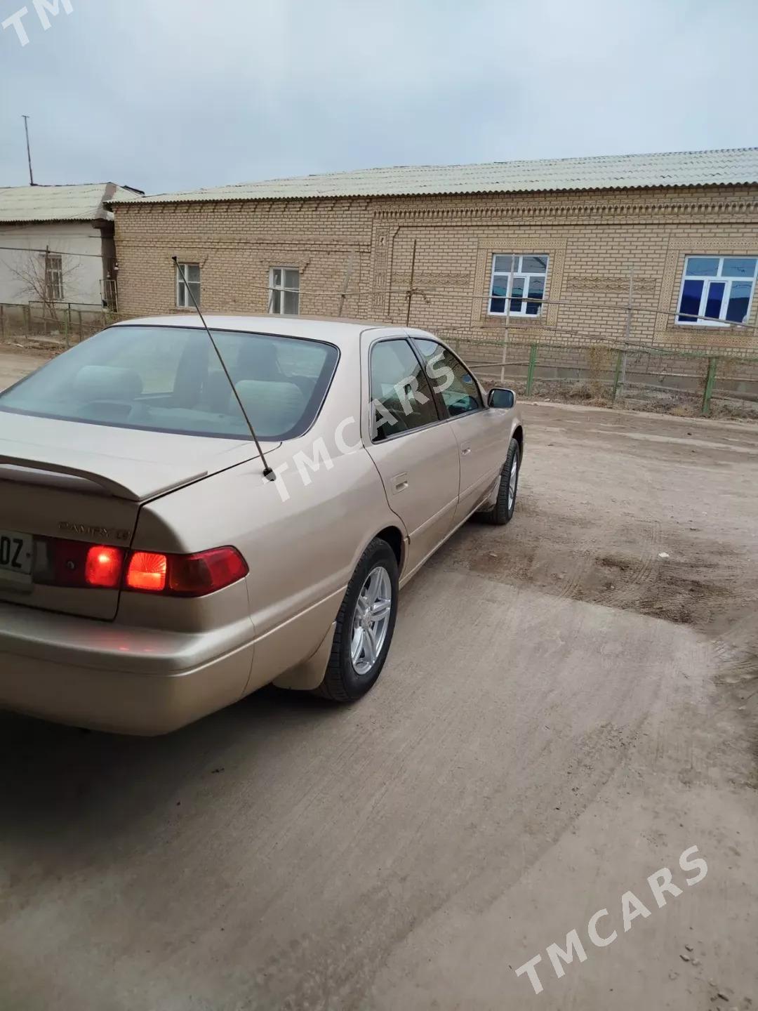 Toyota Camry 2000 - 128 000 TMT - Болдумсаз - img 4