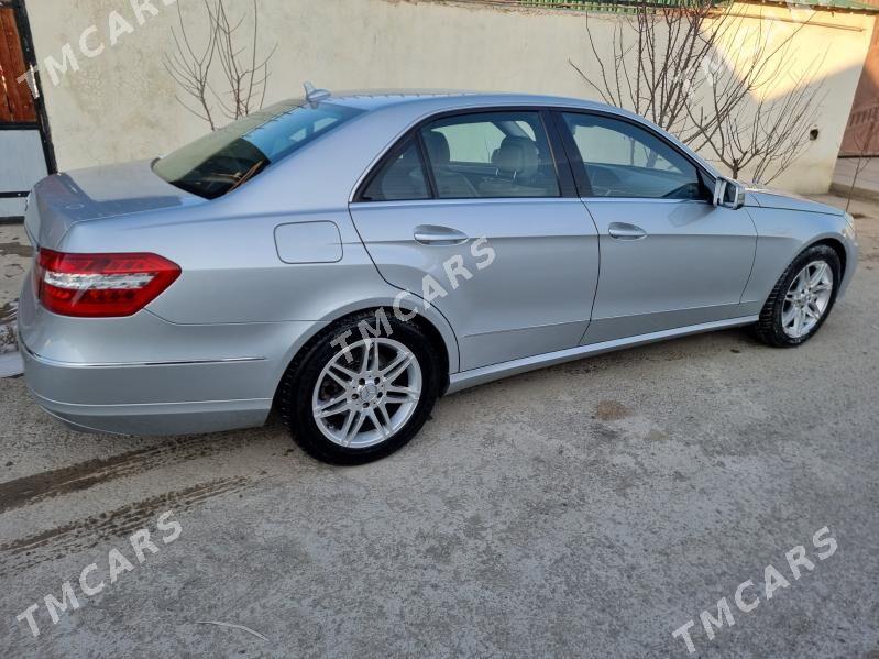 Mercedes-Benz E350 2010 - 295 000 TMT - Багир - img 2