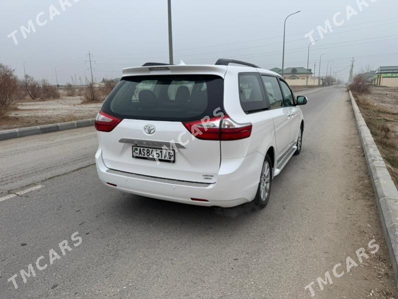 Toyota Sienna 2017 - 410 000 TMT - Aşgabat - img 6