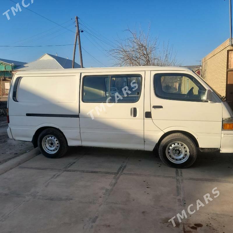 Toyota Hiace 1997 - 100 000 TMT - Мары - img 3