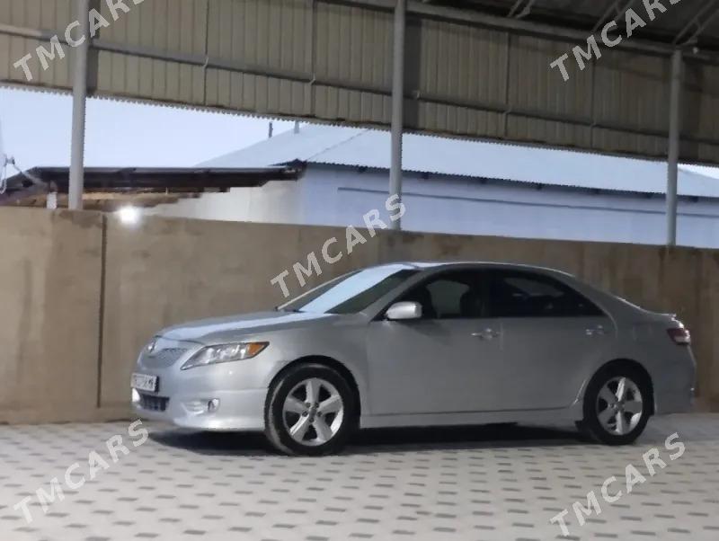 Toyota Camry 2011 - 190 000 TMT - Ёлётен - img 3