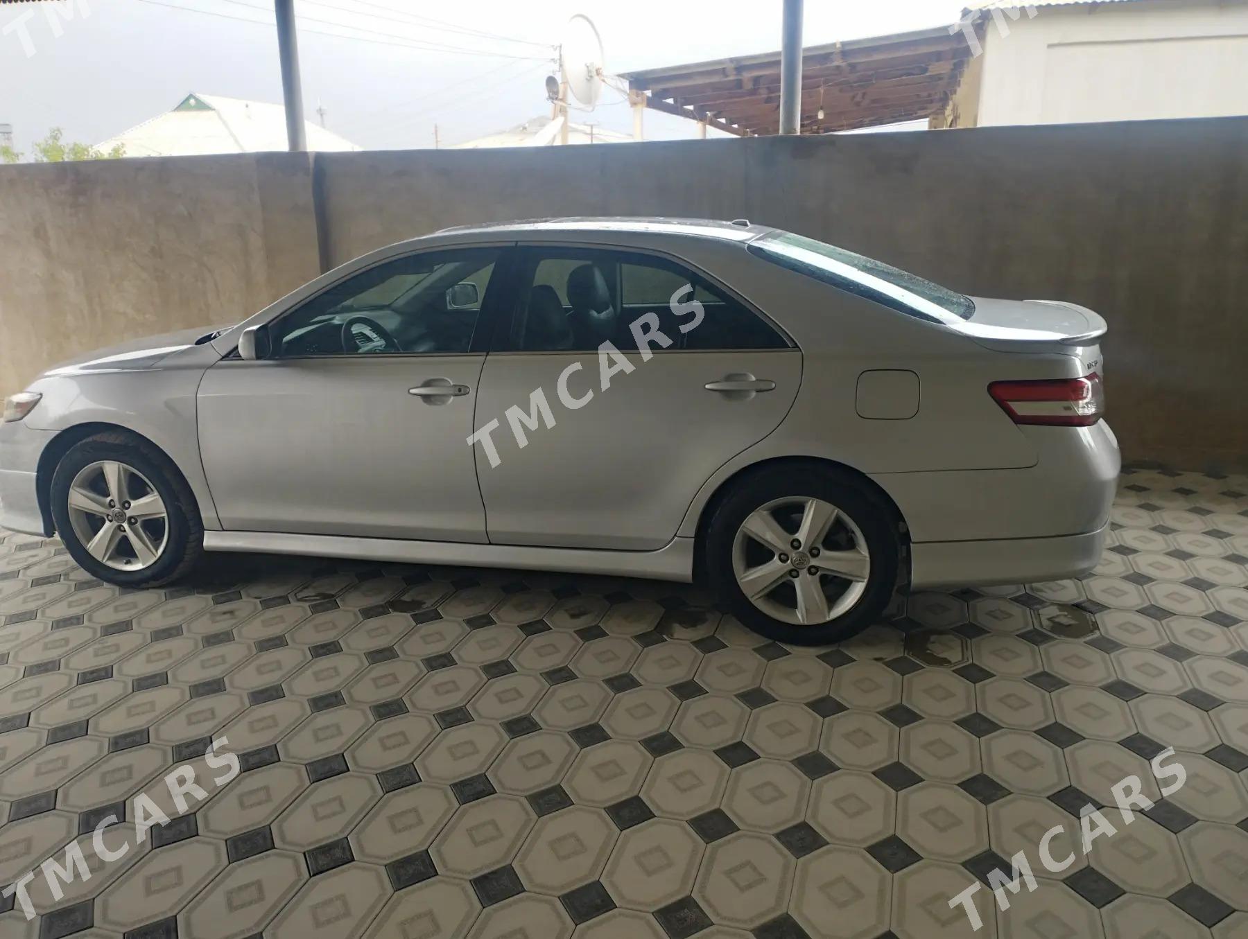 Toyota Camry 2011 - 190 000 TMT - Ёлётен - img 6