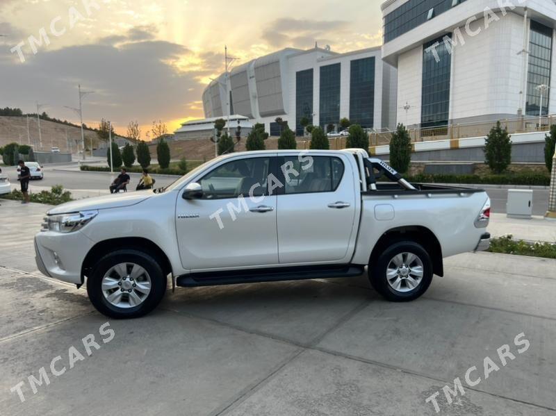 Toyota Hilux 2019 - 550 000 TMT - Ашхабад - img 5