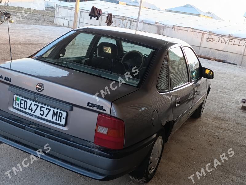 Opel Vectra 1992 - 29 000 TMT - Мары - img 5