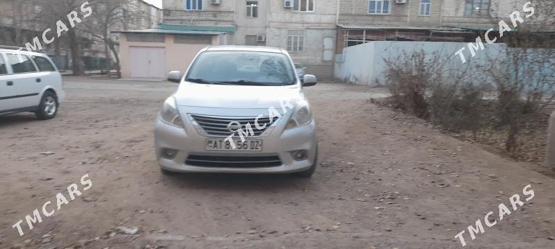 Nissan Versa 2011 - 80 000 TMT - Дашогуз - img 2