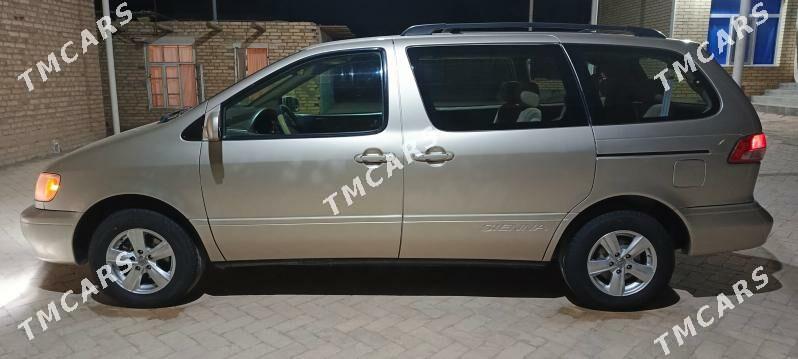 Toyota Sienna 2002 - 155 000 TMT - Байрамали - img 4