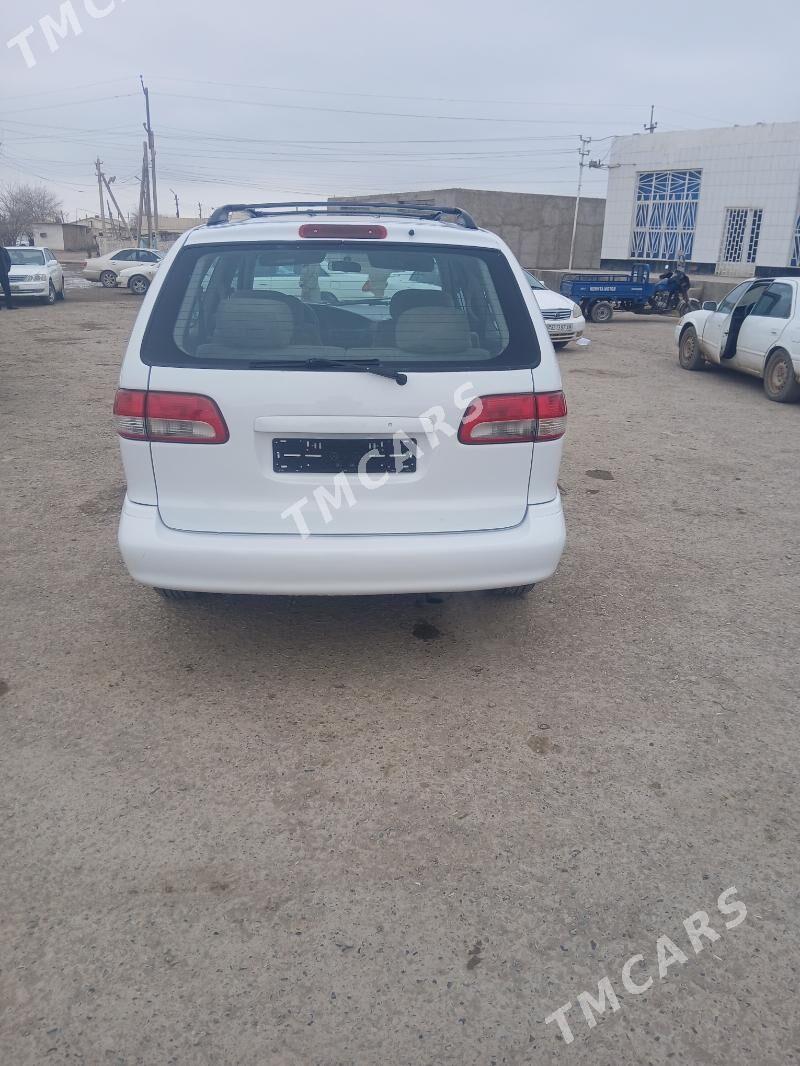 Toyota Sienna 2002 - 142 000 TMT - Теджен - img 3