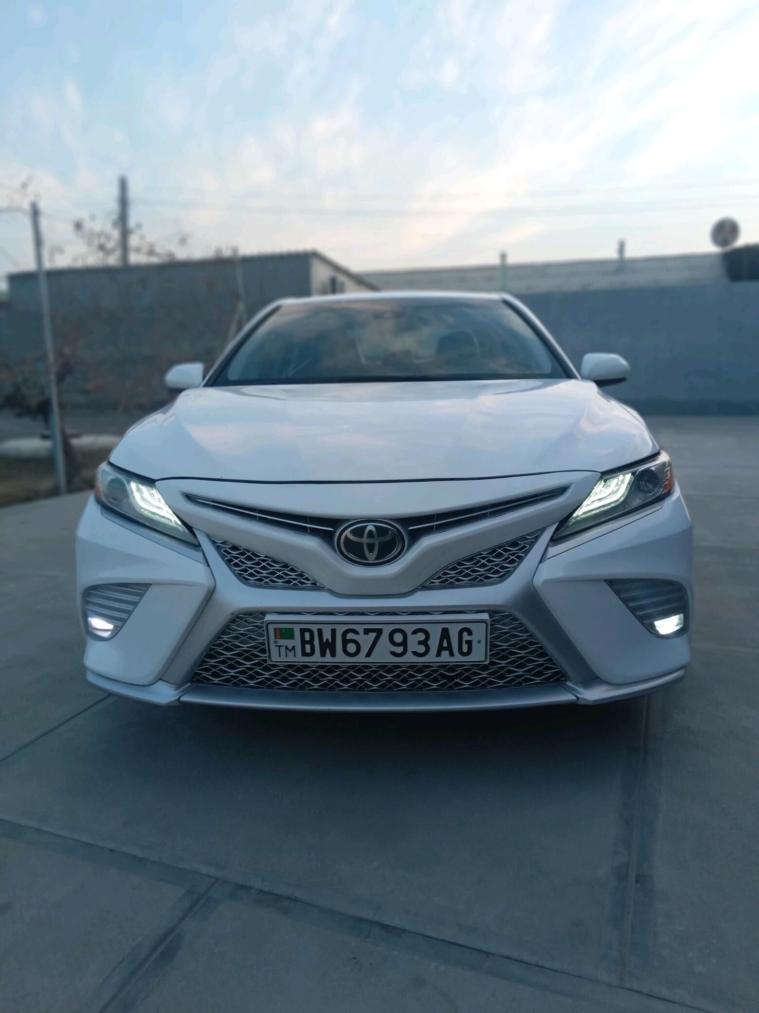 Toyota Camry 2018 - 270 000 TMT - Ашхабад - img 2