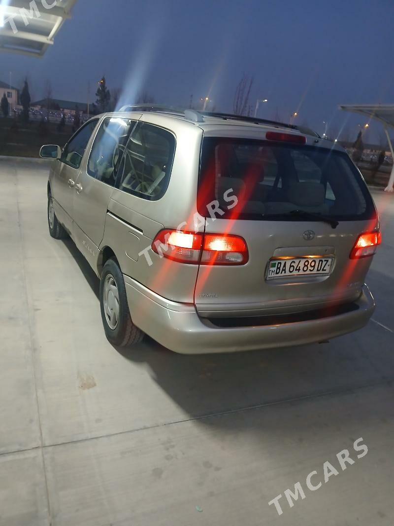 Toyota Sienna 2002 - 140 000 TMT - Дашогуз - img 4