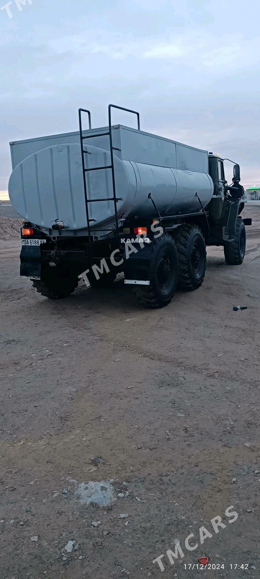 Ural 4320 1985 - 200 000 TMT - Ak bugdaý etraby - img 4