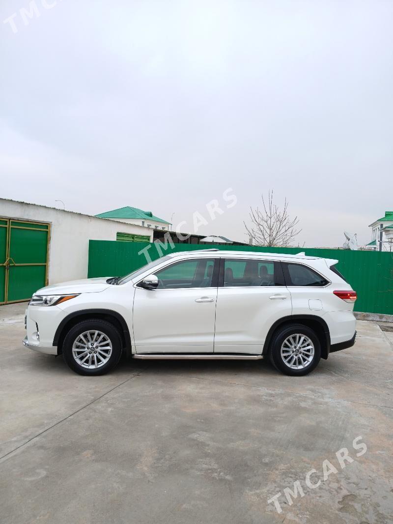 Toyota Highlander 2017 - 417 000 TMT - Тязе заман - img 2