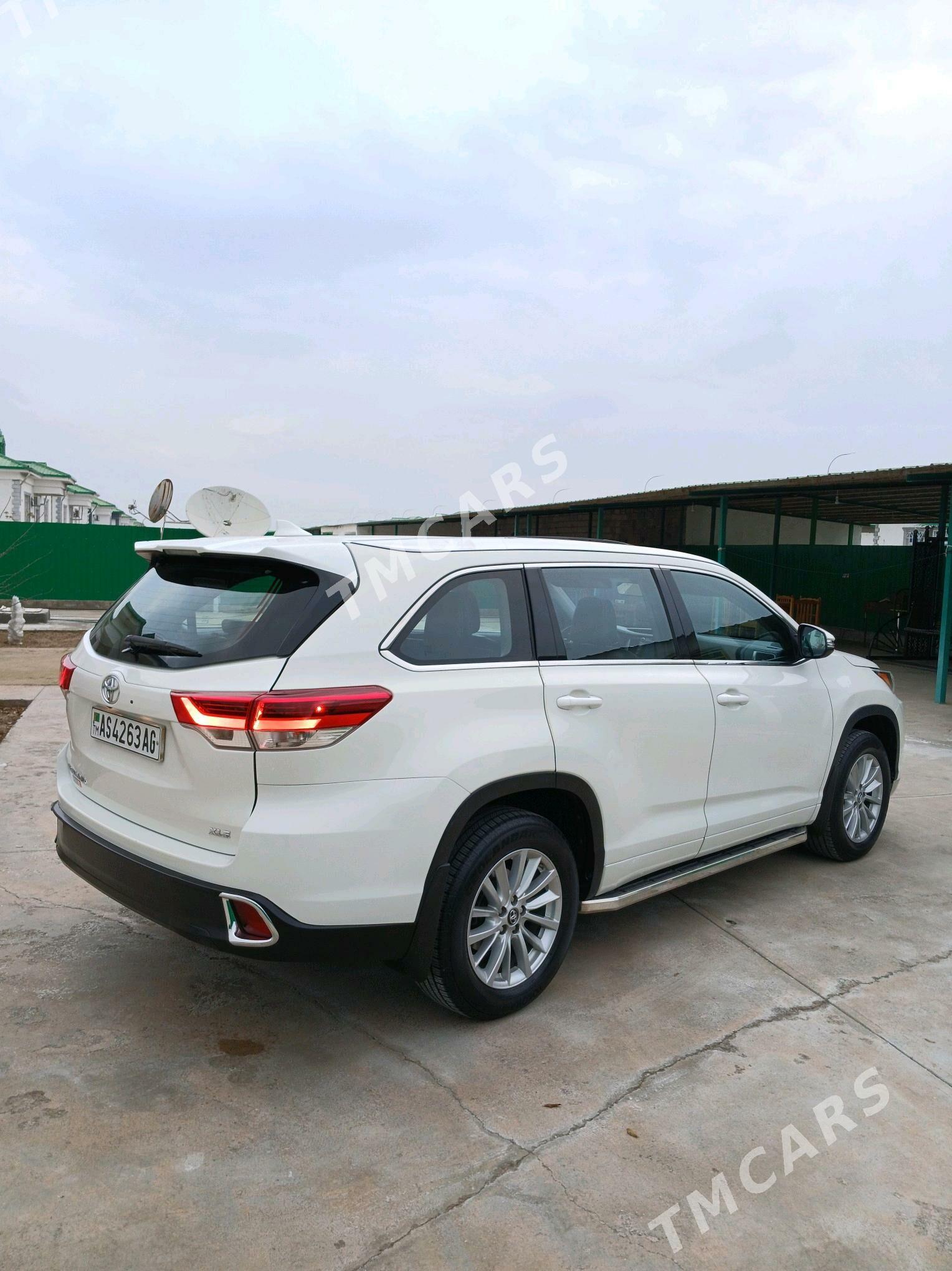 Toyota Highlander 2017 - 417 000 TMT - Тязе заман - img 6