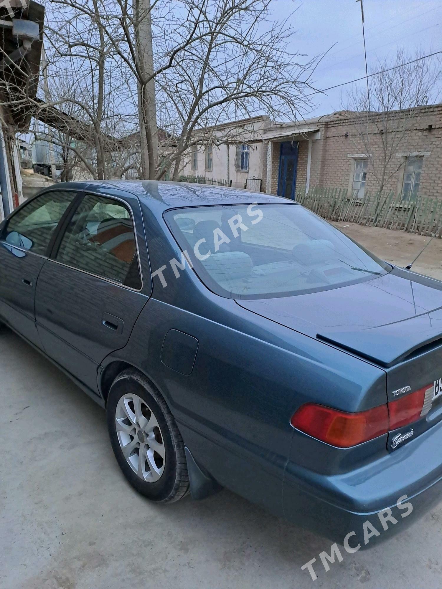 Toyota Camry 2002 - 138 000 TMT - Кёнеургенч - img 3