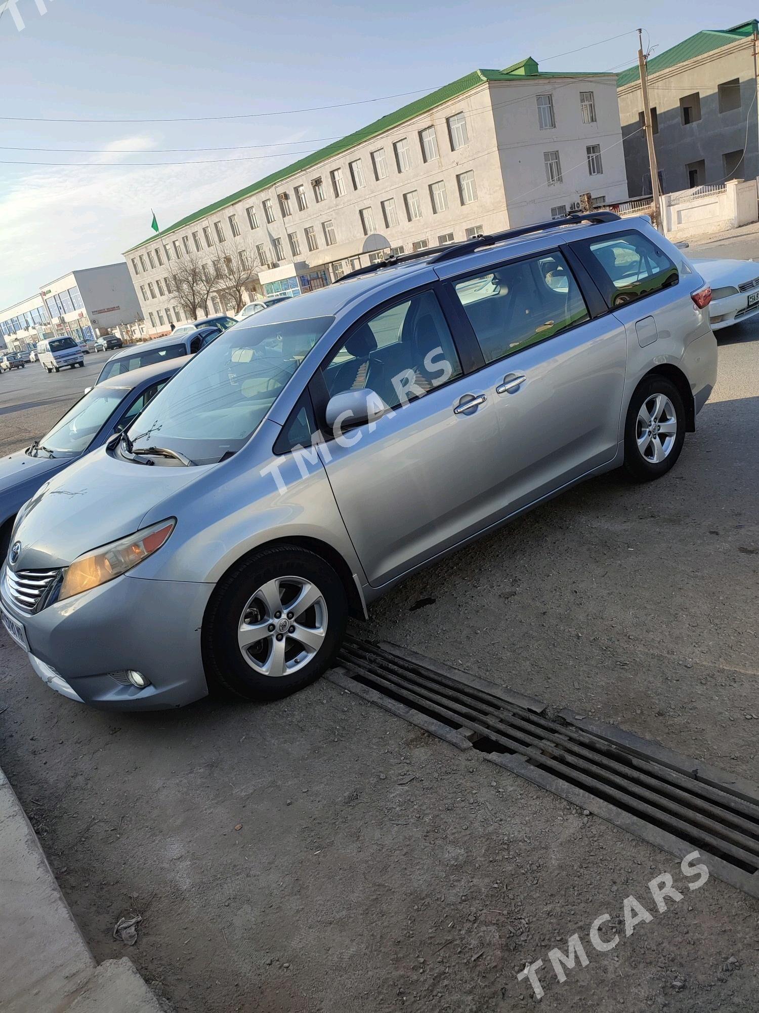 Toyota Sienna 2016 - 300 000 TMT - Mary - img 2