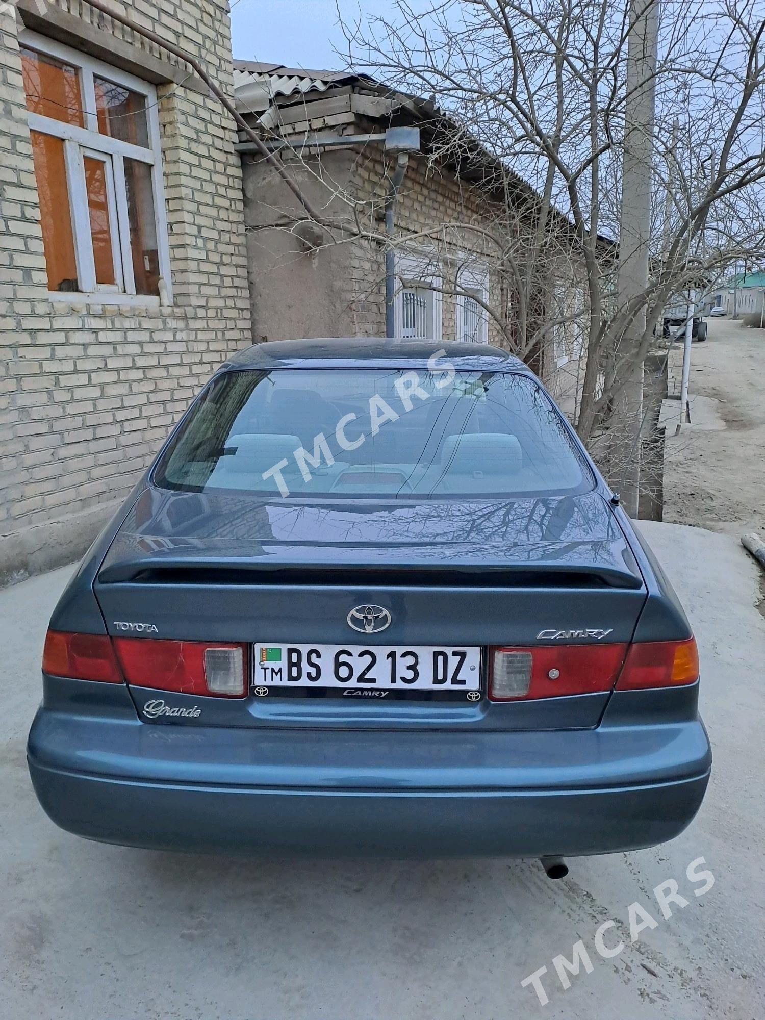 Toyota Camry 2002 - 138 000 TMT - Кёнеургенч - img 9