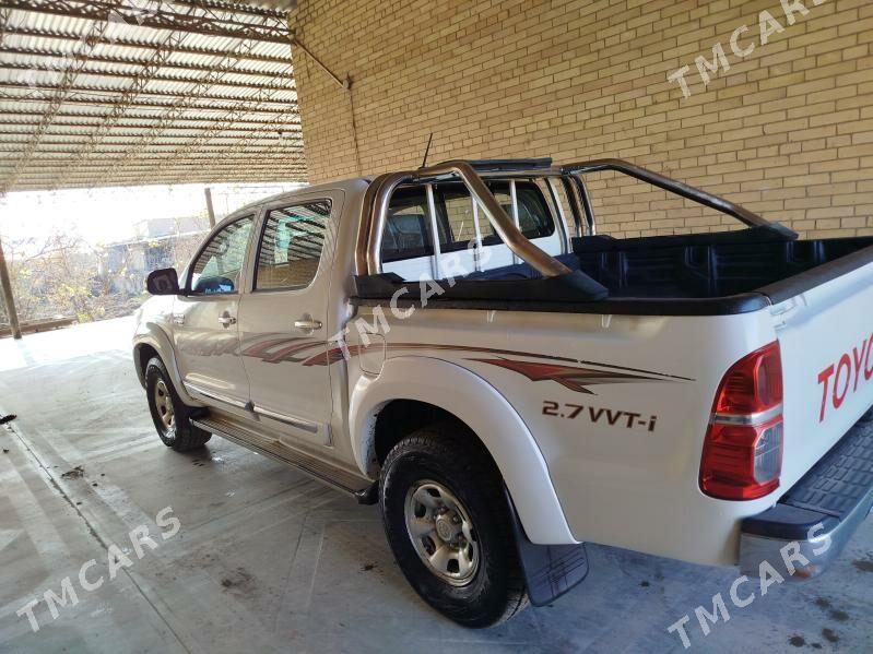 Toyota Hilux 2014 - 310 000 TMT - Халач - img 4