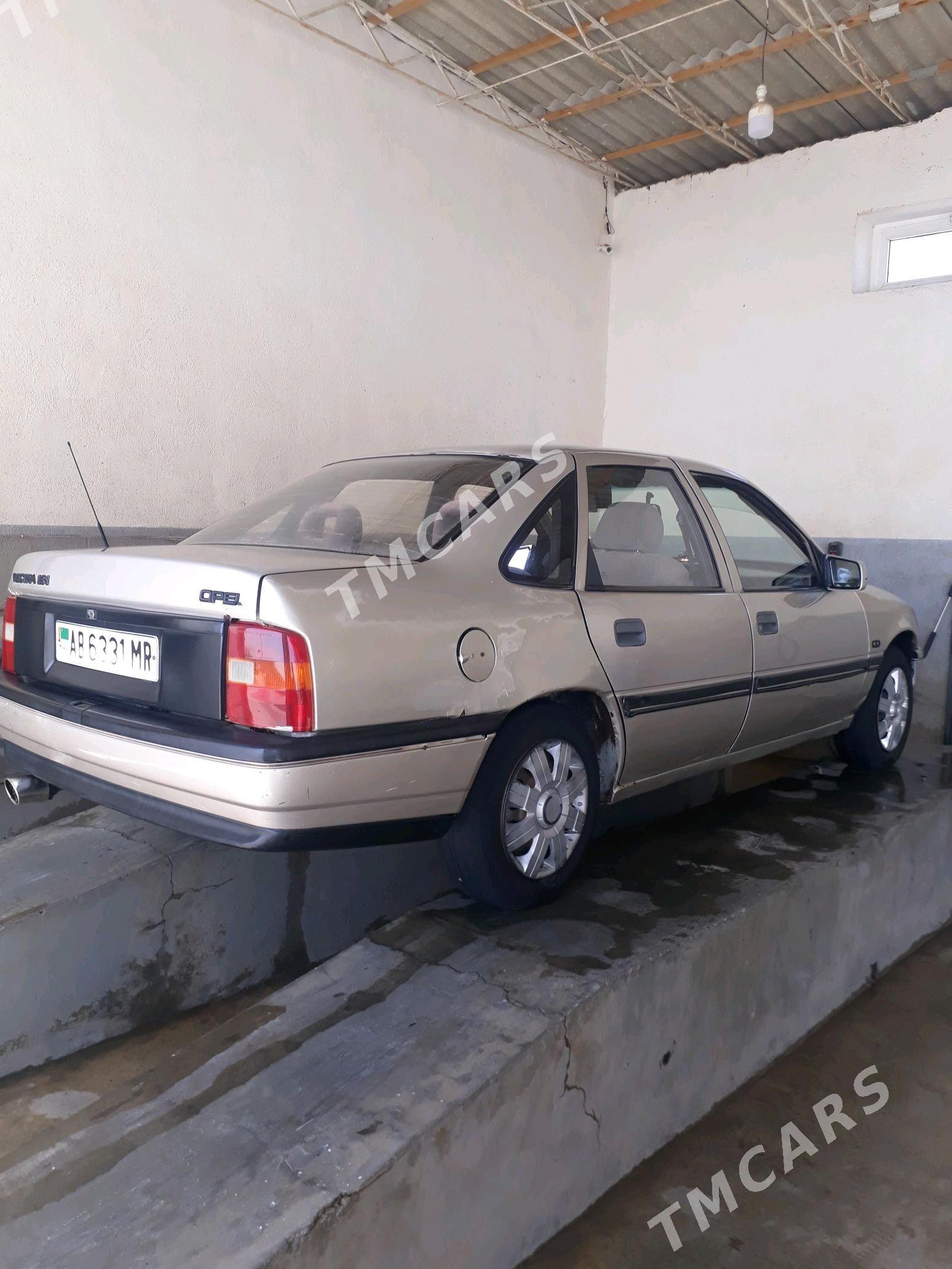 Opel Vectra 1990 - 22 000 TMT - Ёлётен - img 7