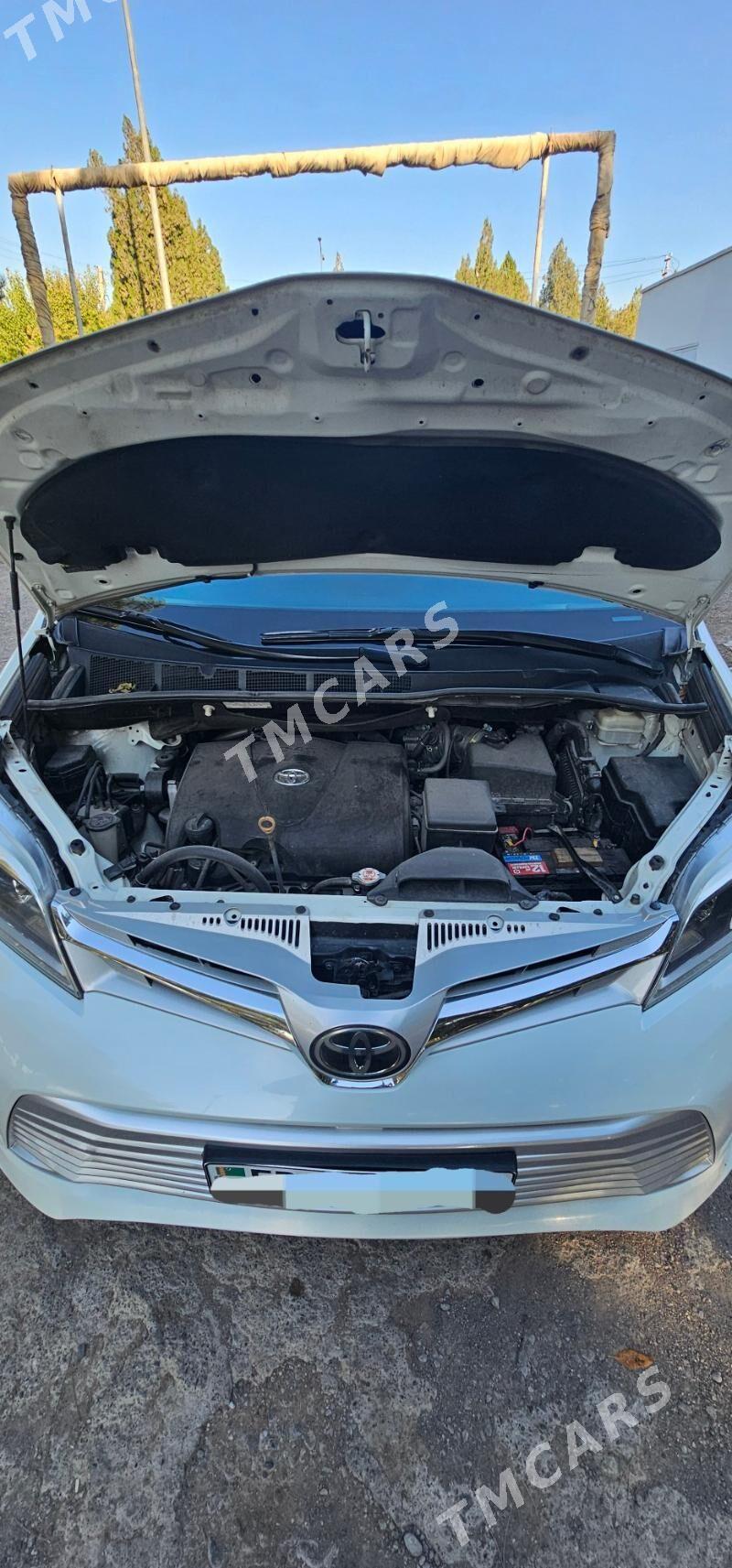 Toyota Sienna 2018 - 395 000 TMT - Baýramaly - img 6