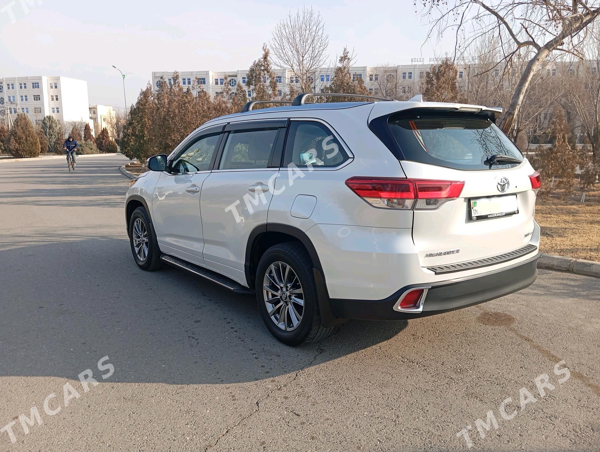 Toyota Highlander 2018 - 360 000 TMT - Дашогуз - img 3