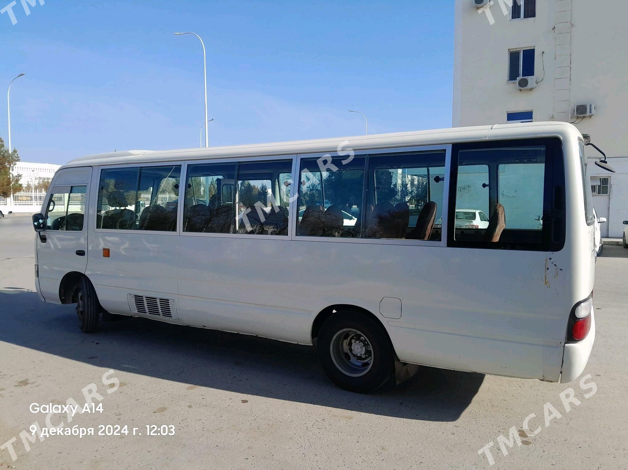 Toyota Coaster 2005 - 300 000 TMT - Туркменабат - img 2