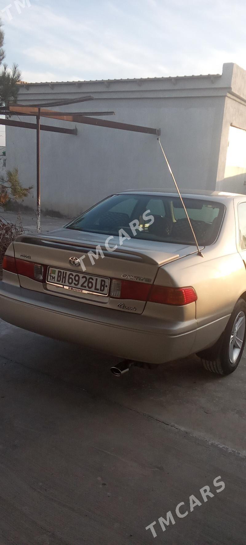 Toyota Camry 2001 - 126 000 TMT - Garabekewül - img 2