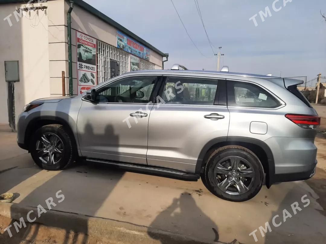 Toyota Highlander 2018 - 550 000 TMT - Гурбансолтан Едже - img 3