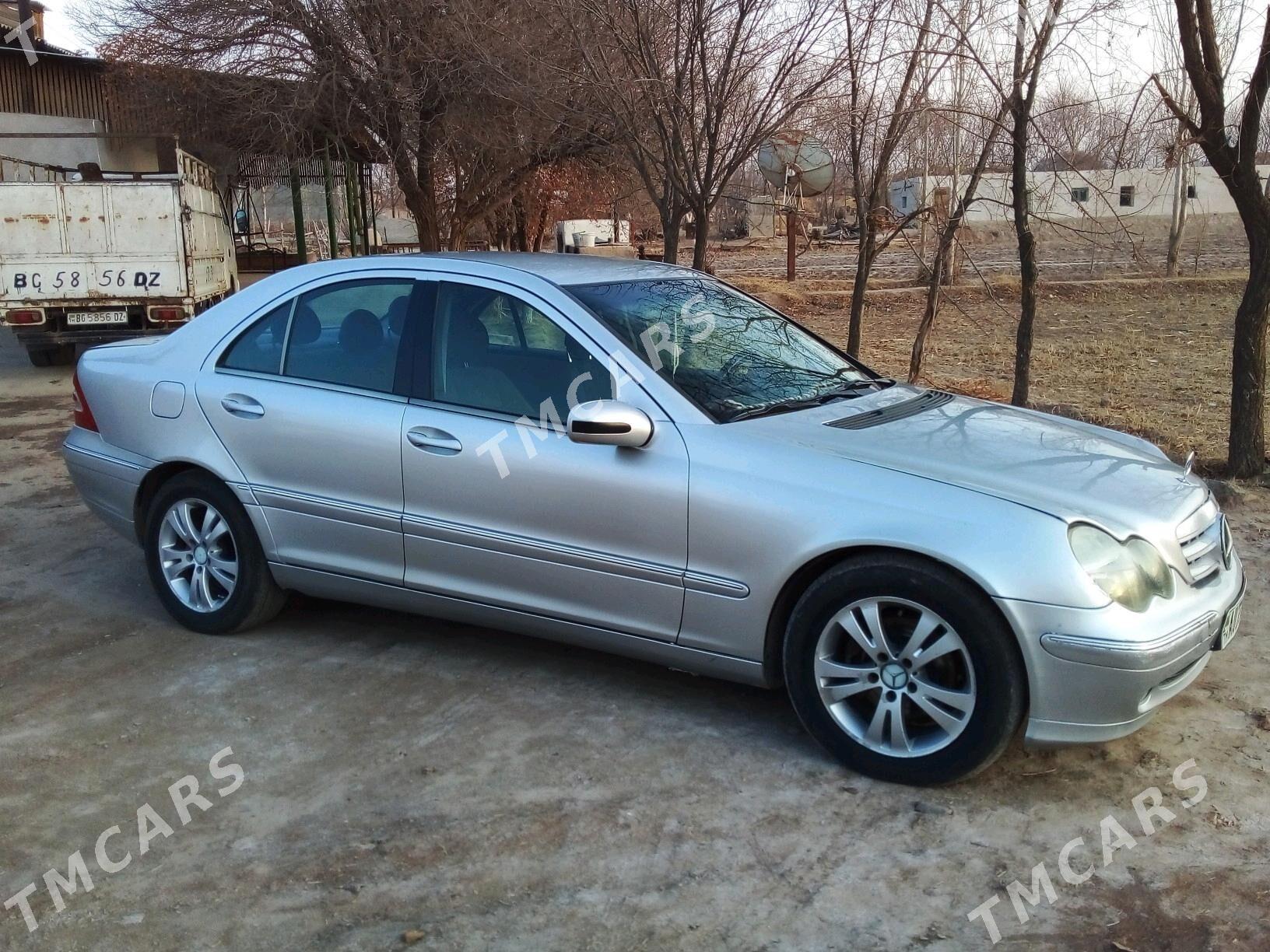 Mercedes-Benz 230E 2001 - 80 000 TMT - Gubadag - img 2