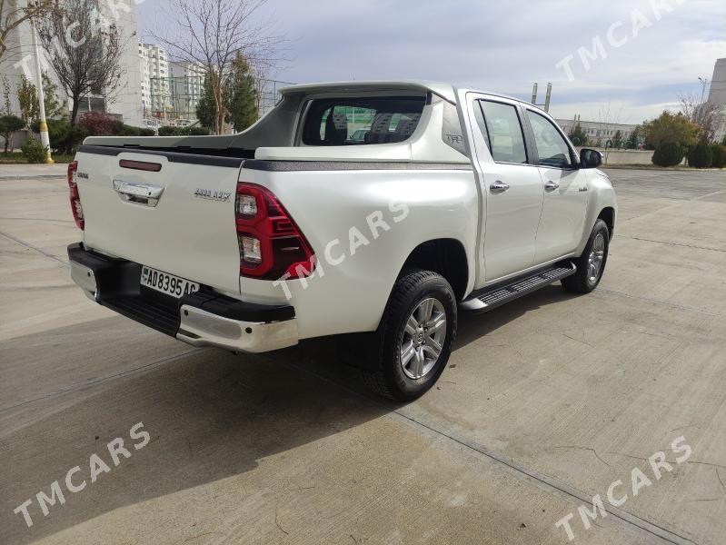 Toyota Hilux 2022 - 599 000 TMT - Ашхабад - img 4