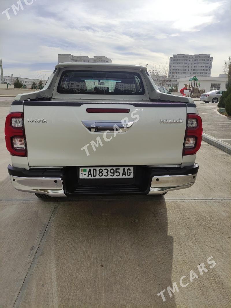 Toyota Hilux 2022 - 599 000 TMT - Ашхабад - img 9